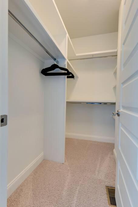 Holiday home Perfectly Located-walk To Bars- Close To Broadway Nashville