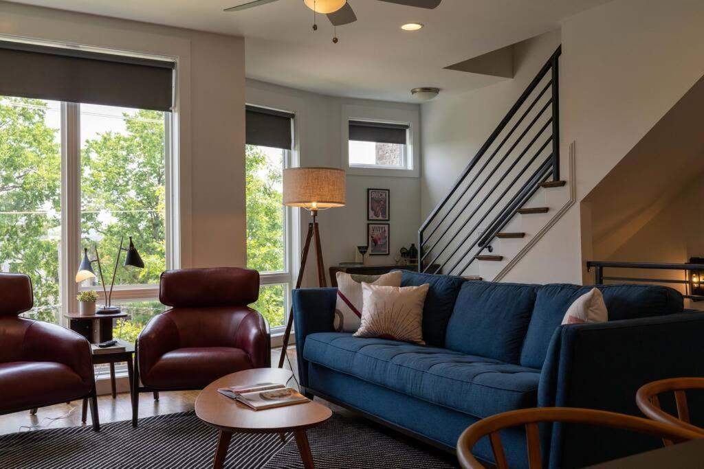 Perfectly Located-walk To Bars- Close To Broadway *