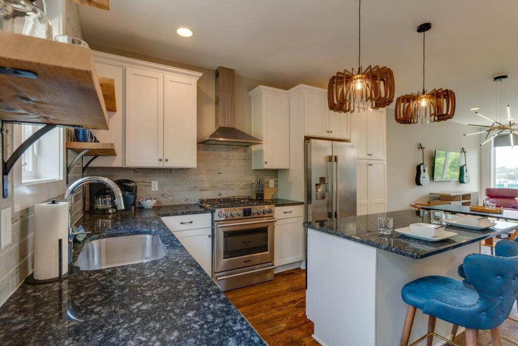 Perfectly Located-walk To Bars- Close To Broadway * Nashville