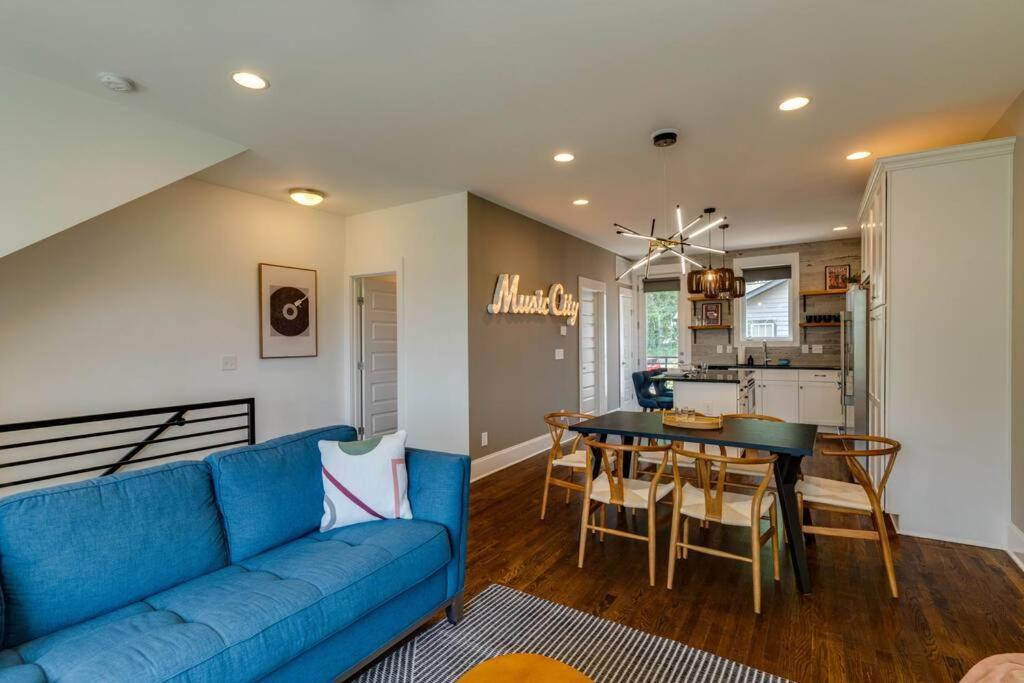Perfectly Located-walk To Bars- Close To Broadway Holiday home