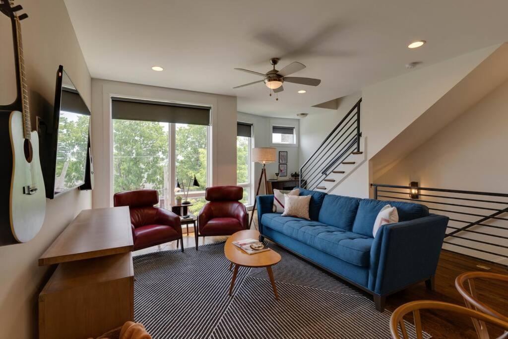 Holiday home Perfectly Located-walk To Bars- Close To Broadway *