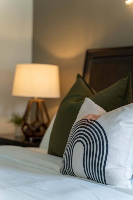 Perfectly Located-walk To Bars- Close To Broadway Casa de Férias *